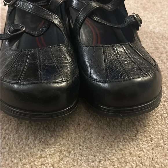 Dansko Black Flats with Comfort and Style - Picture 4 of 7